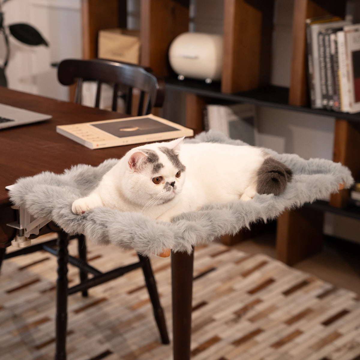 CheerPals Foldable Desk Cat Bed Hammock, Clip-On Plush Cat Shelf with Sturdy Metal Frame, Built-in Pillow Edge, Supports up to 40 Lbs, Anti-Shedding Resting Seat