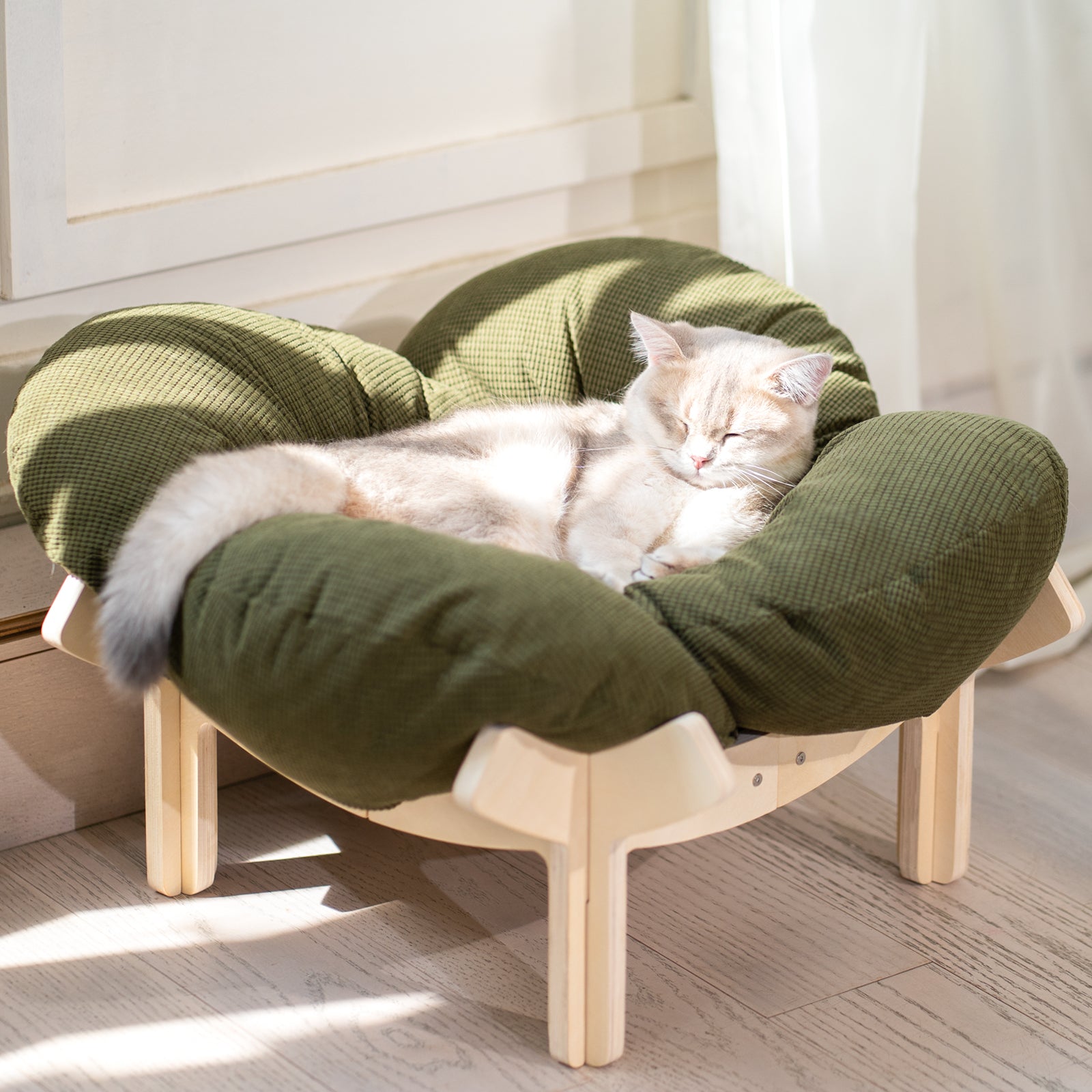 Elevated Flower Cat Bed Wooden with Cushion Fluffy Pet Couch Sofa for Indoor Cats Raised Kitty Lounge Chair Suitable for Puppy, Cat Furniture